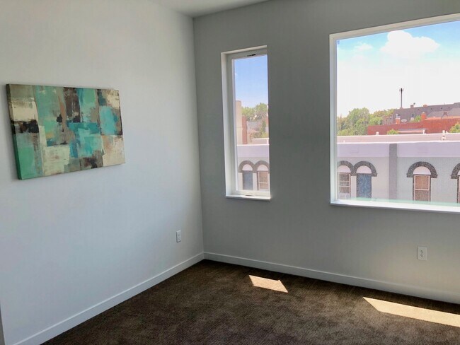 Building Photo - Beautiful Modern Condo in Capitol Hill with 2 Garage Parking Spaces