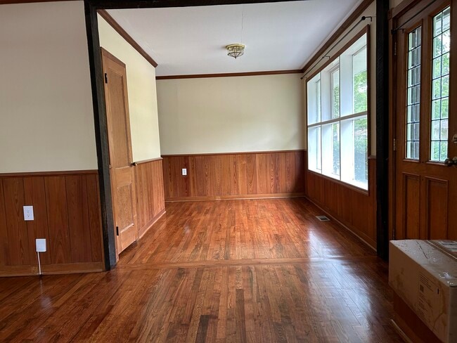 Building Photo - 408 Palm Dr