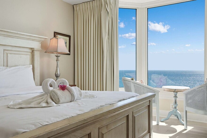 Building Photo - 14825C2 Front Beach Rd