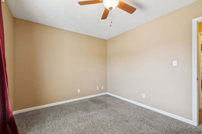 Building Photo - 1073 Bobcat Dr