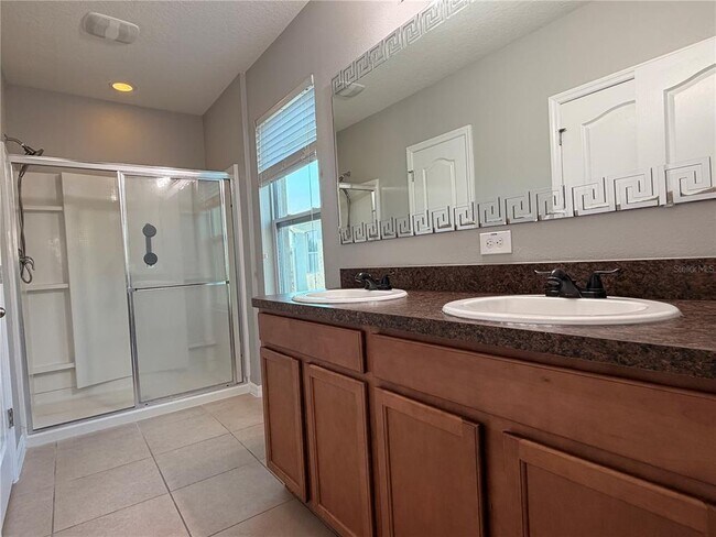 Building Photo - 3520 Seneca Club Loop