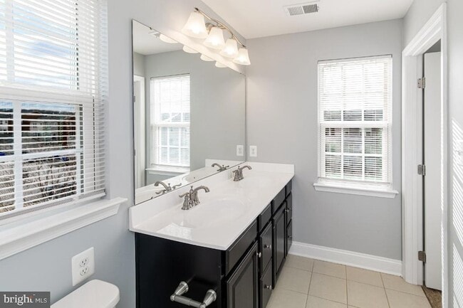 Building Photo - 5525 Peanuts Ln