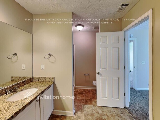 Building Photo - 4612 Legacy Square