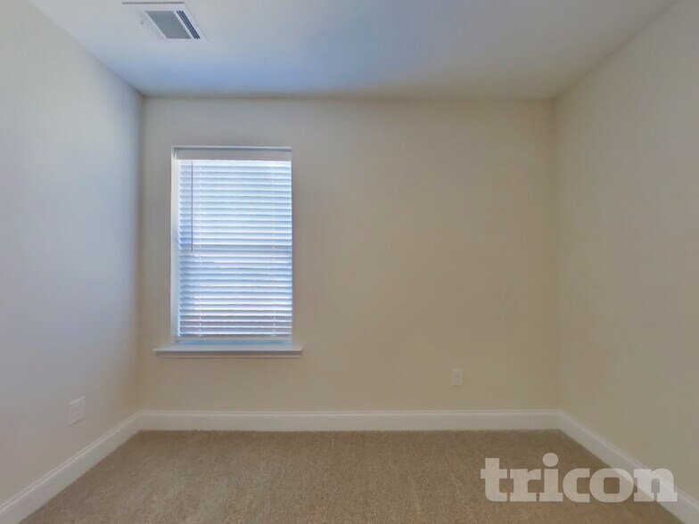 Building Photo - 615 Cantrell Dr