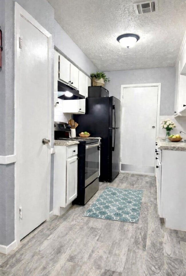 Building Photo - 4515 Oxford St