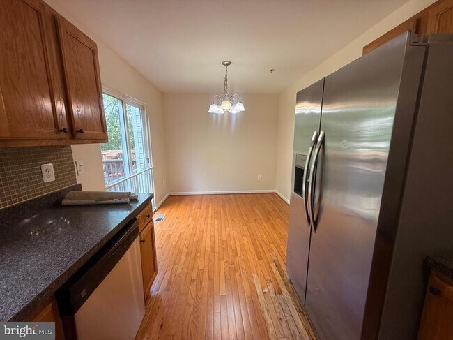 Building Photo - 4805 Springmaid Ln