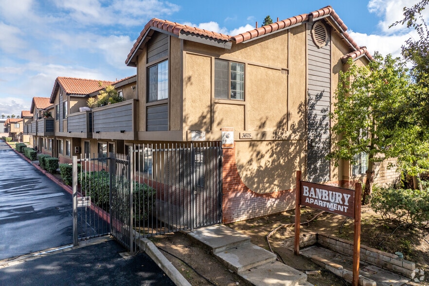 Building Photo - Banbury Apartments