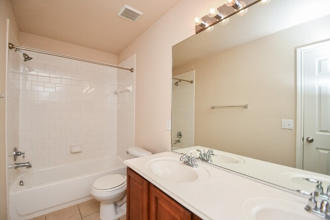 Building Photo - 9004 Sunrise Trail