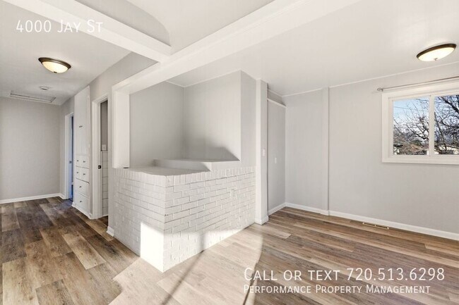 Building Photo - 4000 Jay St