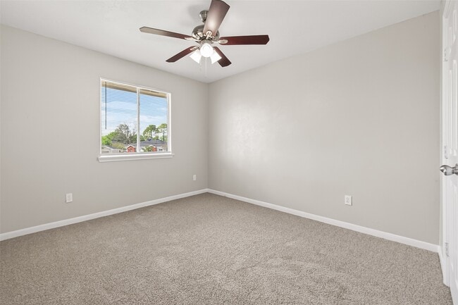 Building Photo - 4018 Timber Corner