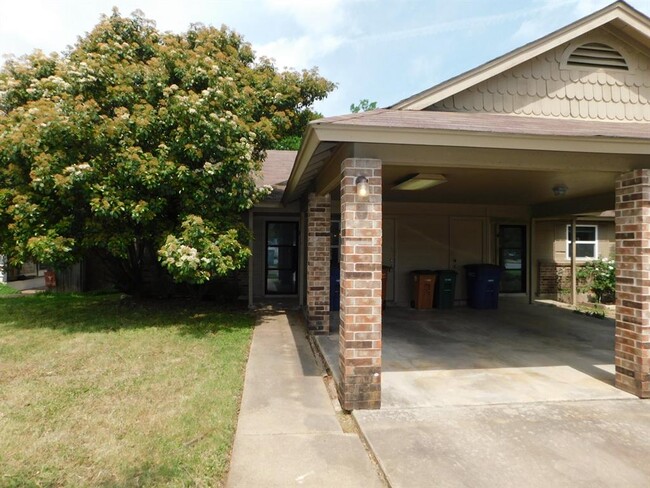 Primary Photo - 7800 Brodie Ln