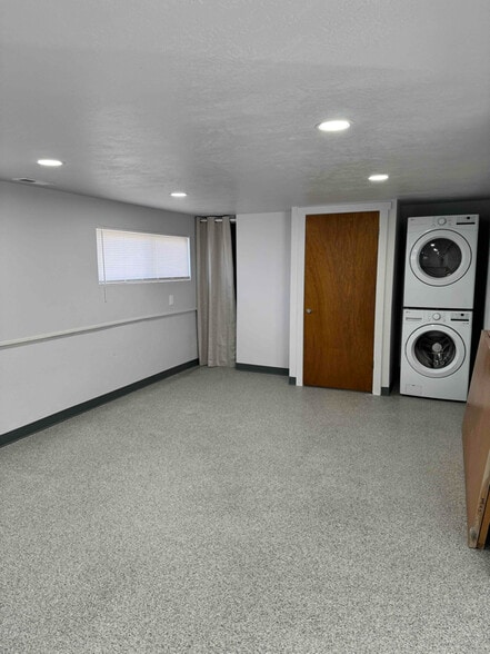 Building Photo - 397 Isgreen Cir