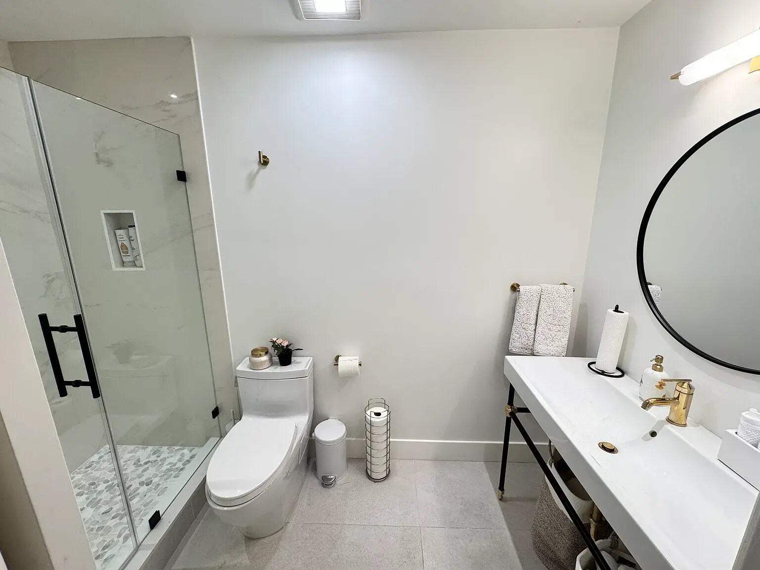 Building Photo - 22848 Sparrowdell Dr
