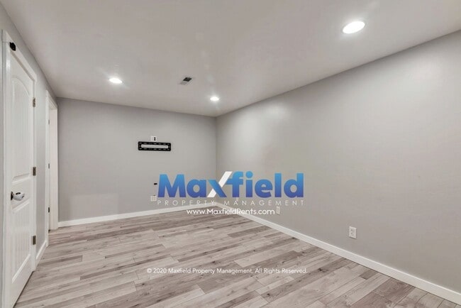 Building Photo - Draper Townhouse - 4 BD 3.5 BA 2 GA
