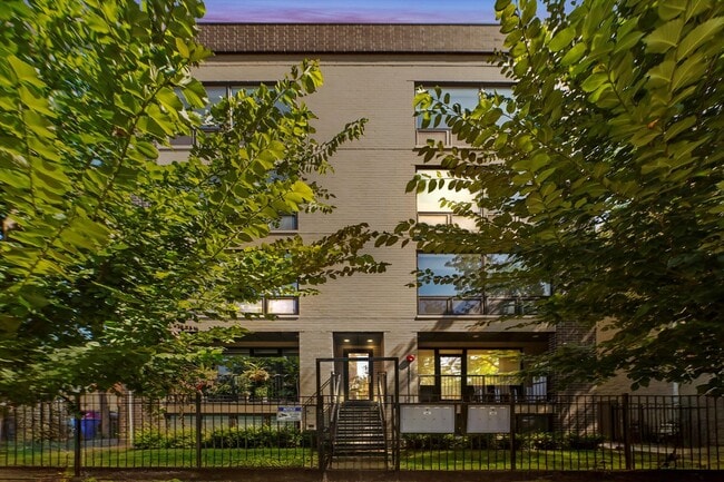 Building Photo - 117 S Bell Ave