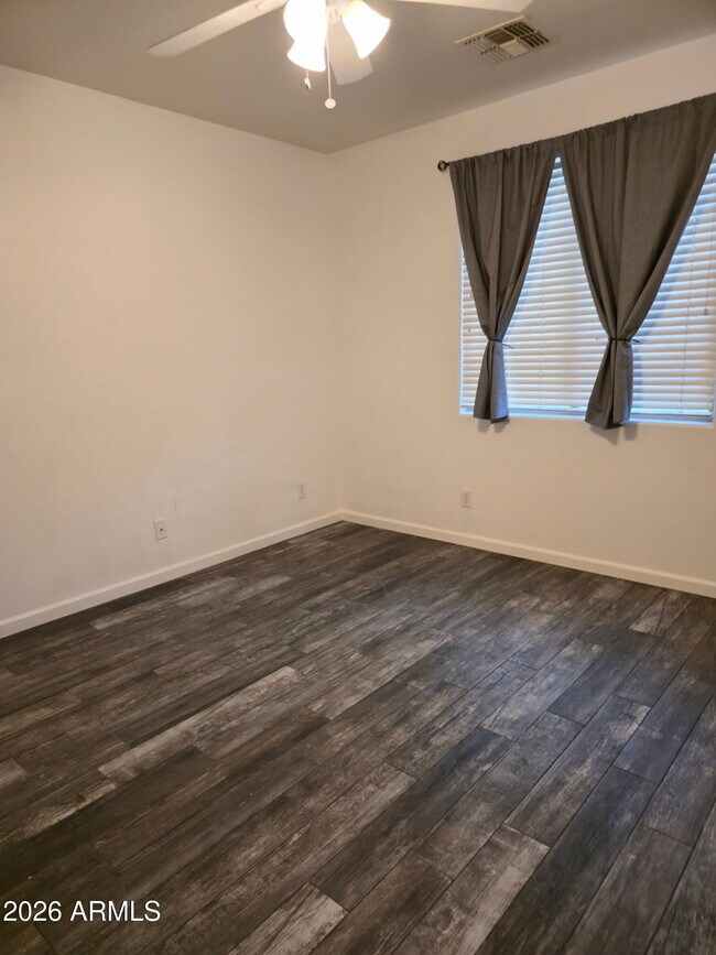 Building Photo - 7721 S 68th Dr