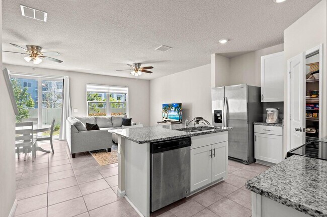 Building Photo - 359 Angler Dr