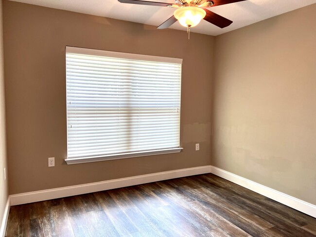 Building Photo - 415 E Field Ave