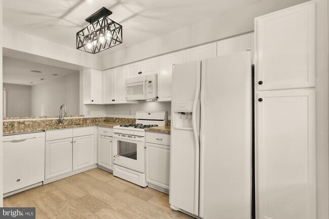 Building Photo - 7553 Chrisland Cove