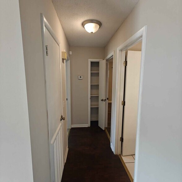 Building Photo - 4001 Lara Ln