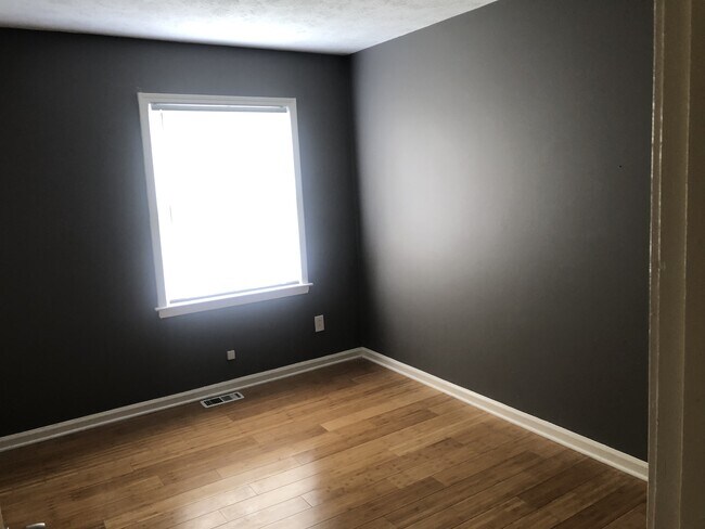 Building Photo - 222 Hedgewood Ct