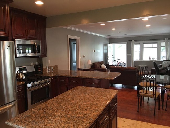 Building Photo - 220 Avenue A