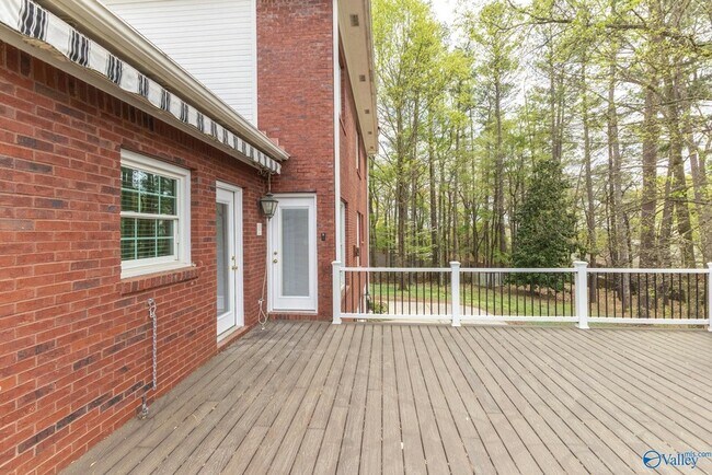 Building Photo - 481 Brenda Dr