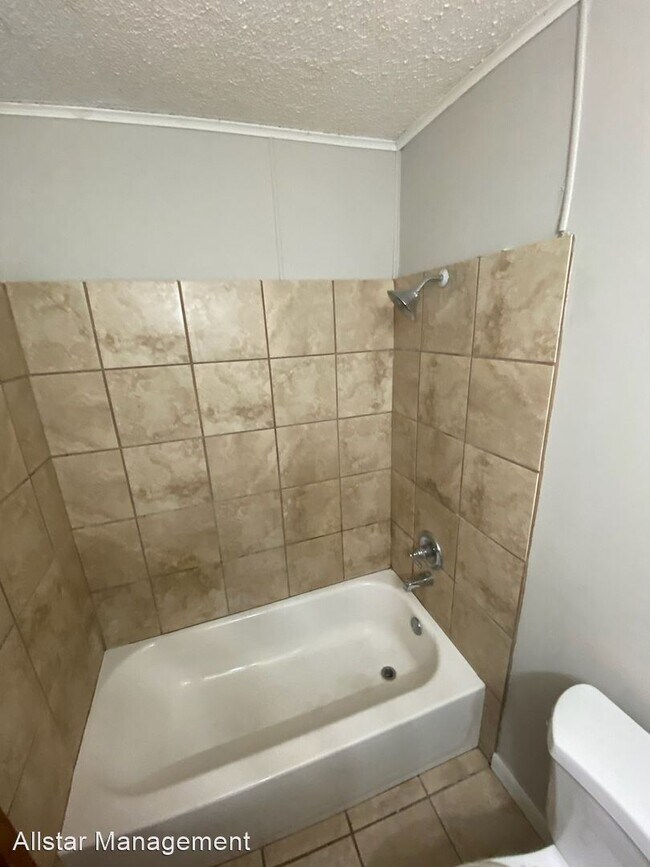 Building Photo - 4 br, 1.5 bath House - 1028 Suncrest St
