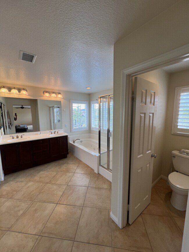 Building Photo - 42251 Harwick Ln