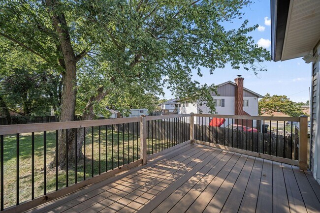 Building Photo - 299 Lombard Rd