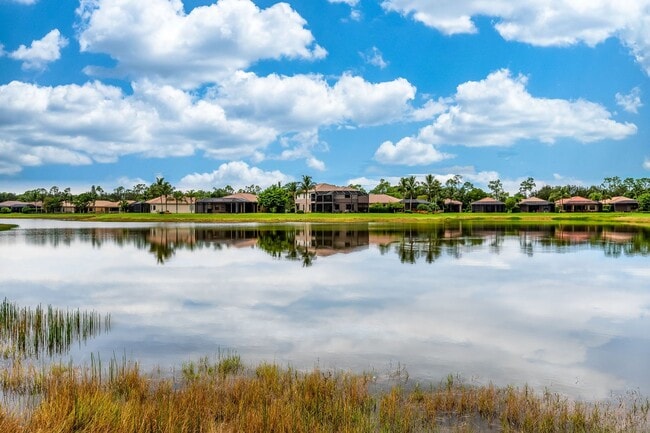 Building Photo - Furnished 3 Bedroom Luxurious Single Famil...