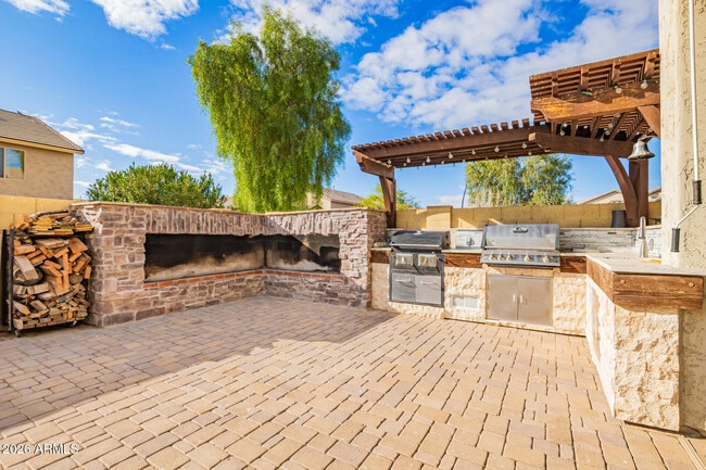 Building Photo - 19411 W Jefferson St