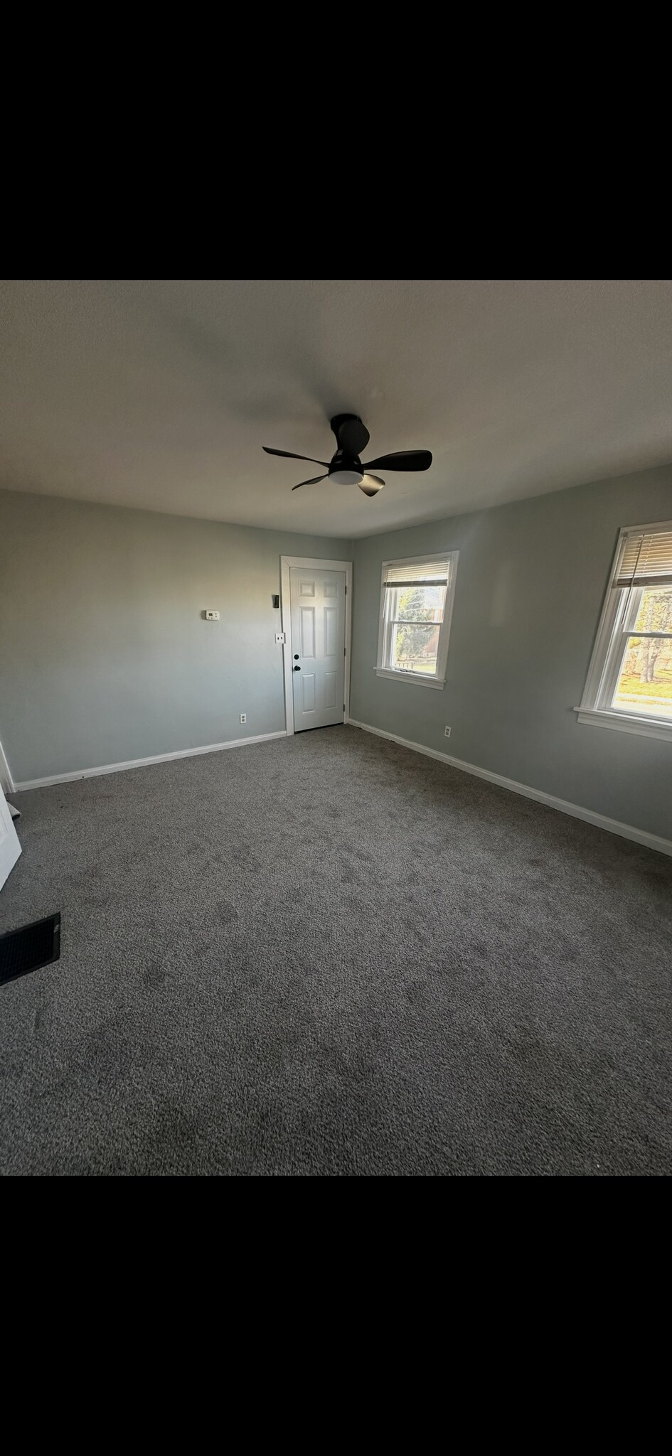 Building Photo - 408 S Smithville Rd