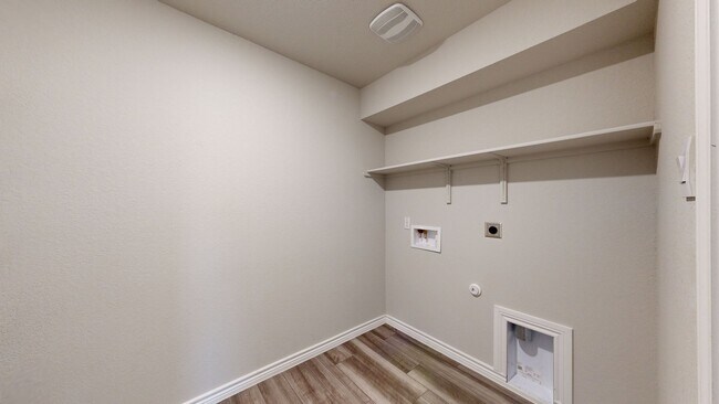 Building Photo - Discover this spacious 4-bedroom, 2-bath home with 3 CAR GARAGE!!!