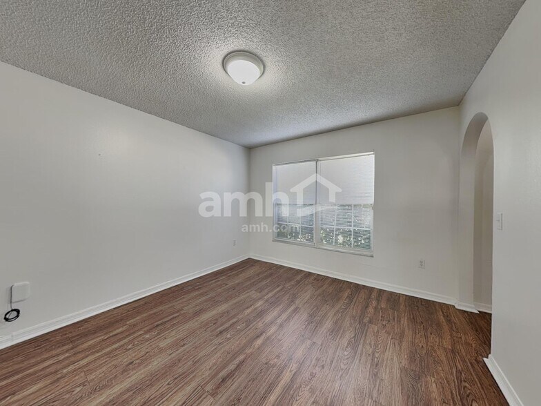 Building Photo - 813 Grand Regal Pt