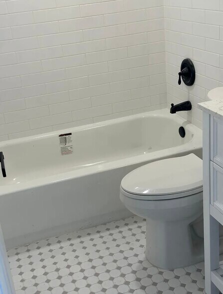 Building Photo - 417 Banana Cay Dr