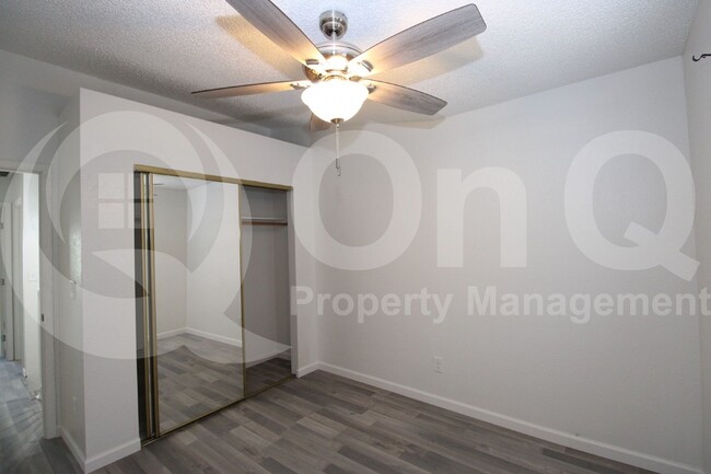 Building Photo - 170 E Guadalupe Rd