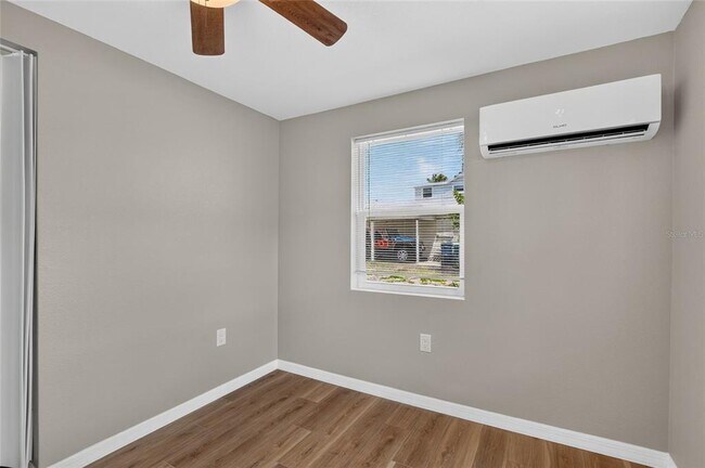 Building Photo - 18015 1st St E