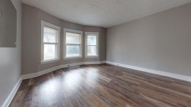 Building Photo - 3505 Meyer Ave