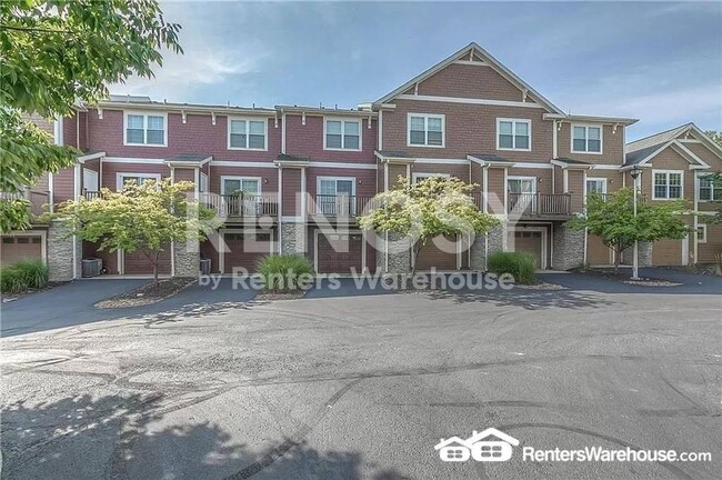 Building Photo - 3 Bedroom / 3.5 Bath Townhouse Near KU MED -  Available in August