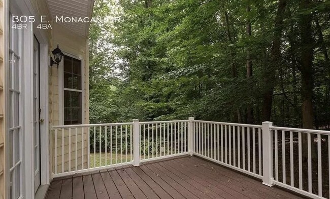 Building Photo - 305 E Monacan Dr