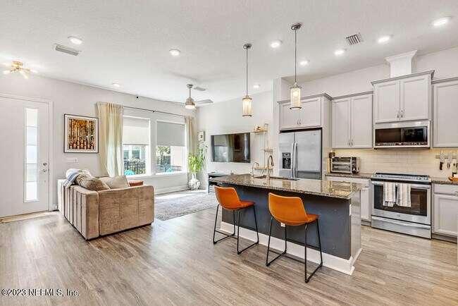 Building Photo - 11475 Surfline Ct