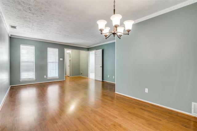Building Photo - 3 bedroom in Dallas TX 75218