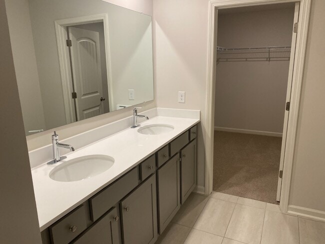 Building Photo - Modern 3-Story Townhome Near Woodstock High & Middle School
