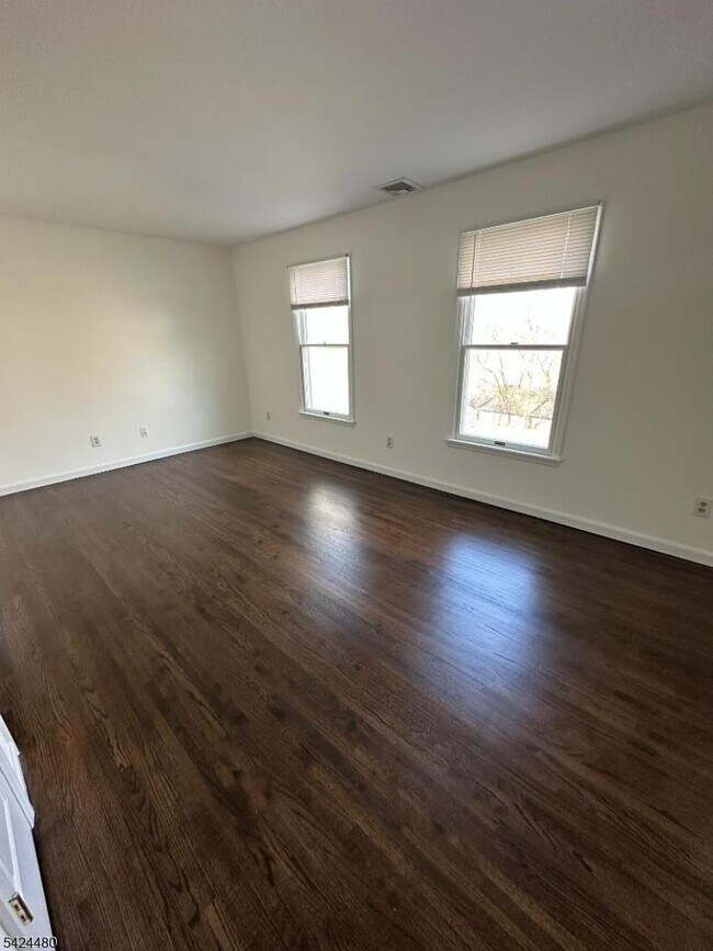 Building Photo - 6 Magnolia Ct