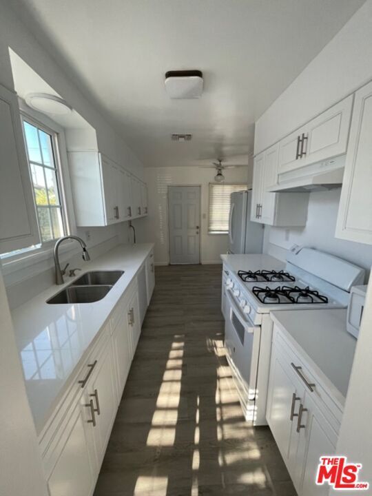 Building Photo - 5346 Rhea Ave