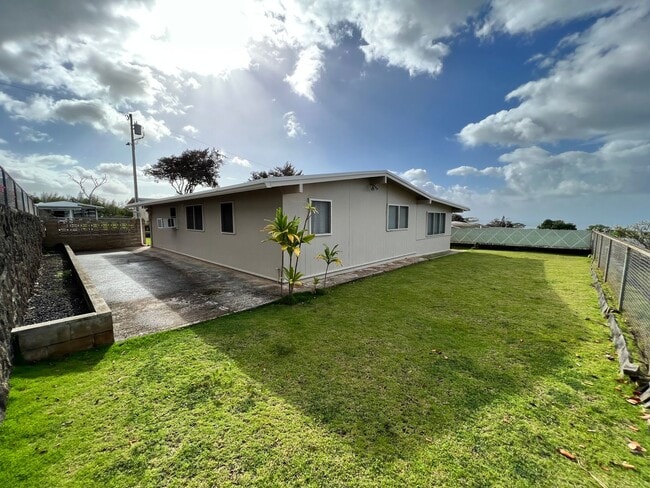 Building Photo - 3 Bed 1.5 Bath in the Beautiful Palisades