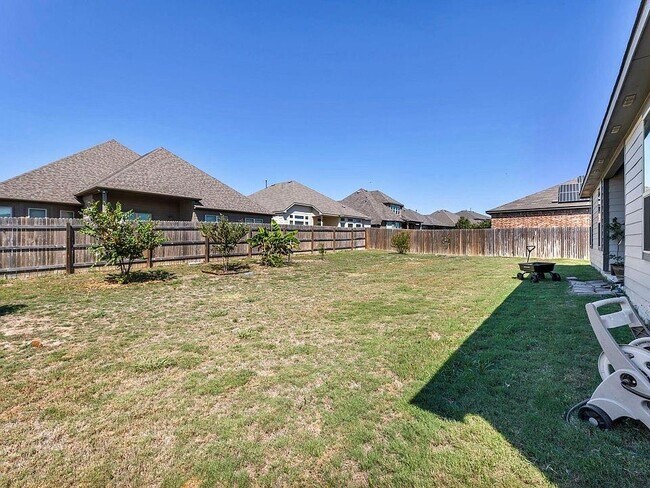Building Photo - 3900 Harbor Point Dr