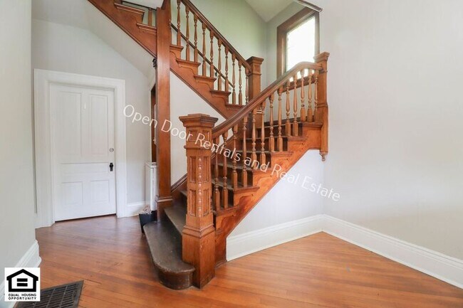 Building Photo - 1101 Lake Ave