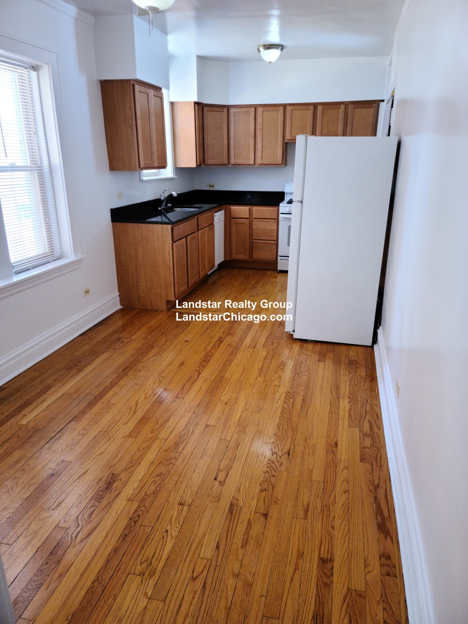 Building Photo - 4514 N Wolcott Ave